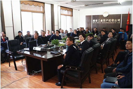 公司第一时间组织学习习近平同志主要陈诉 并就学习贯彻党的十九大精神作出部署